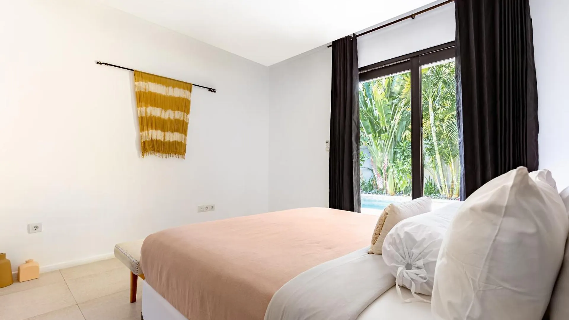 3 Bedroom Villa - Walk To Bingin Beach Uluwatu   Uluwatu (Bali)