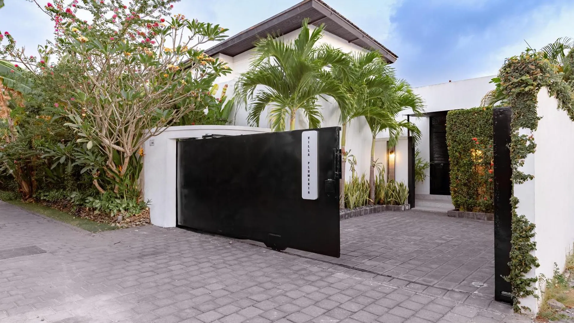 3 Bedroom Villa - Walk To Bingin Beach Uluwatu